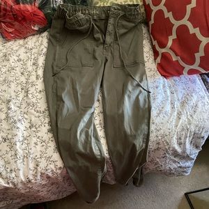 AE cargo joggers